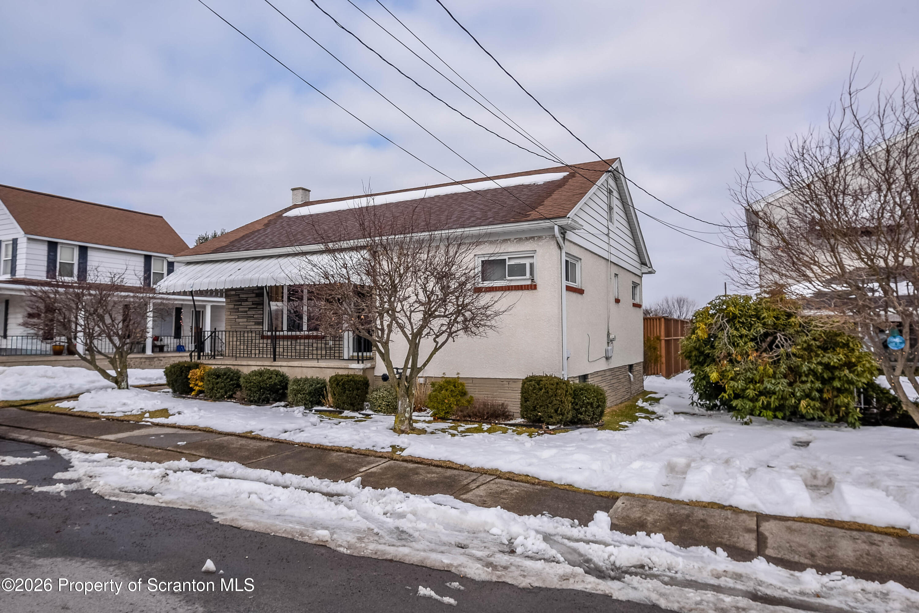 421 West Mary Street Old Forge, PA 18518 - Photo 5 of 26 front