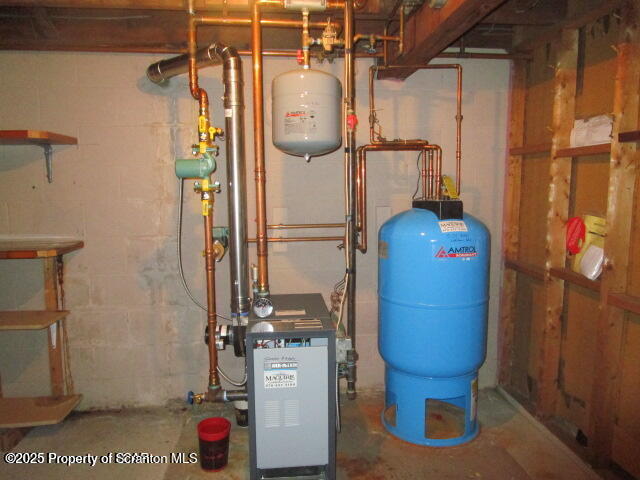 421 West Mary Street Old Forge, PA 18518 - Photo 10 of 15 a bathroom with a toilet and a shower