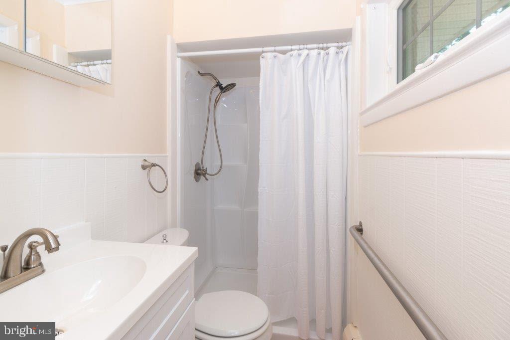 546 Kettle Run Road Marlton, NJ 08053 - Photo 14 of 26 Master Bath