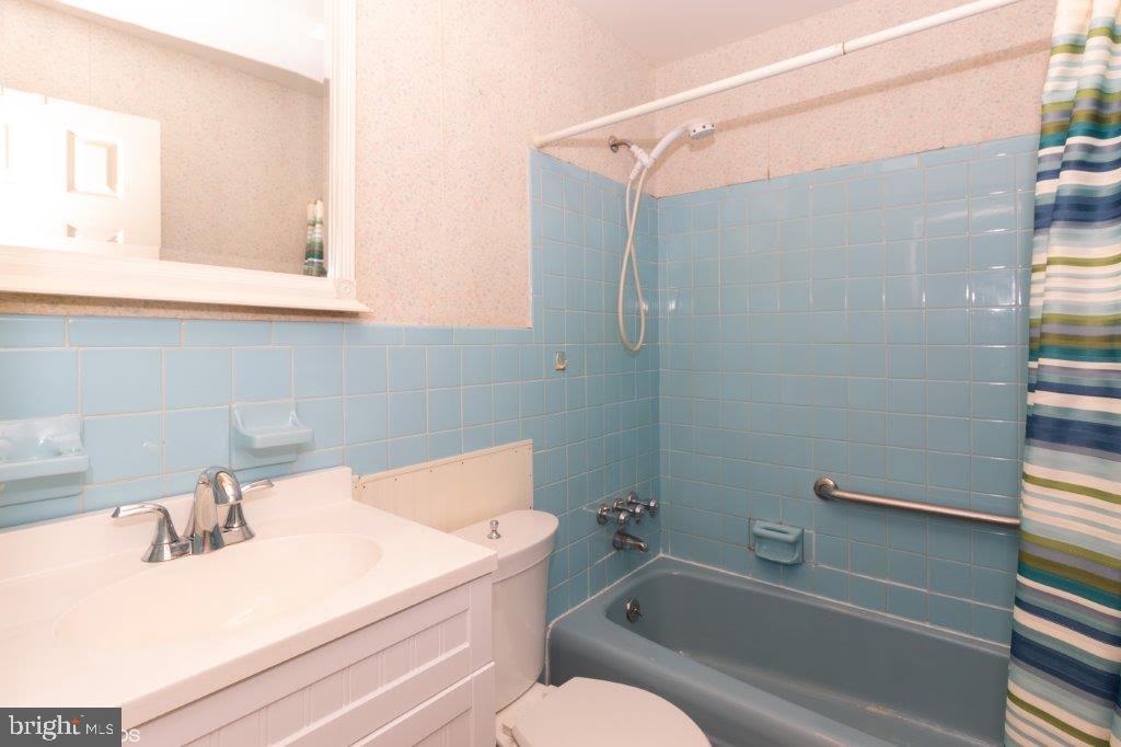 546 Kettle Run Road Marlton, NJ 08053 - Photo 17 of 26 Hall Bath
