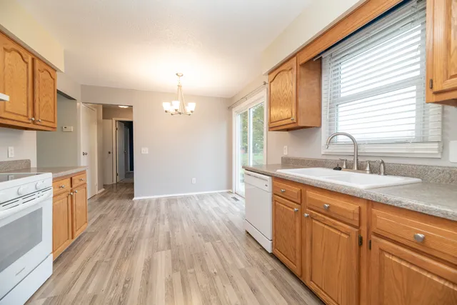 $249,900 | 2614 Heverly Drive East, Portage, MI 49024