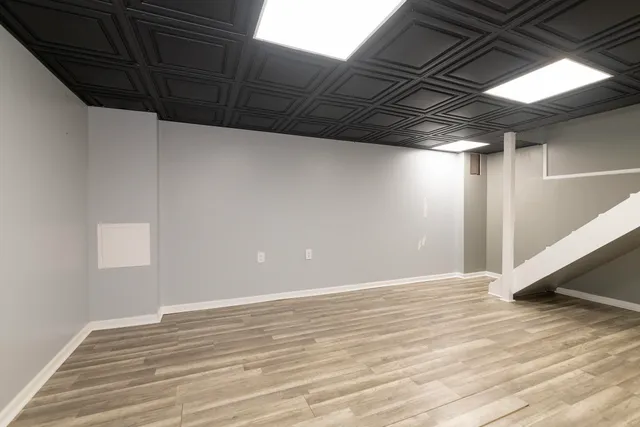 $249,900 | 2614 Heverly Drive East, Portage, MI 49024