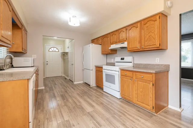 $249,900 | 2614 Heverly Drive East, Portage, MI 49024