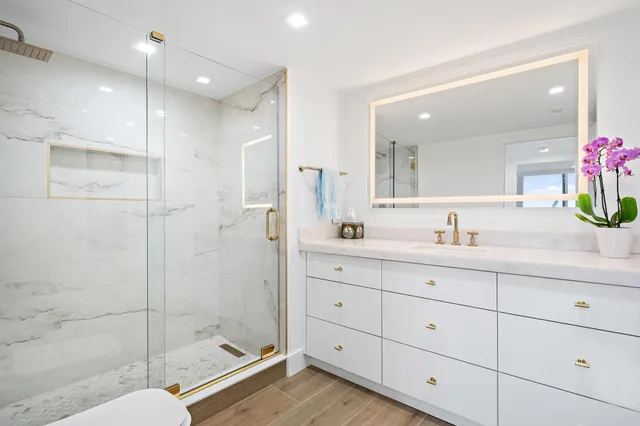 $1,250,000 | 2760 South Ocean Boulevard, Unit 508, Palm Beach, FL 33480