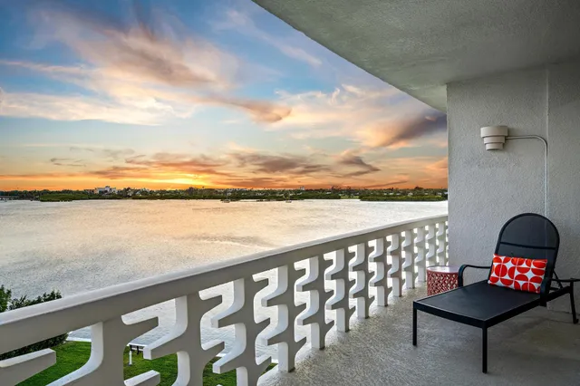 $1,250,000 | 2760 South Ocean Boulevard, Unit 508, Palm Beach, FL 33480
