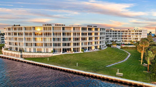 $1,250,000 | 2760 South Ocean Boulevard, Unit 508, Palm Beach, FL 33480