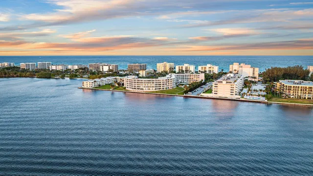 $1,250,000 | 2760 South Ocean Boulevard, Unit 508, Palm Beach, FL 33480