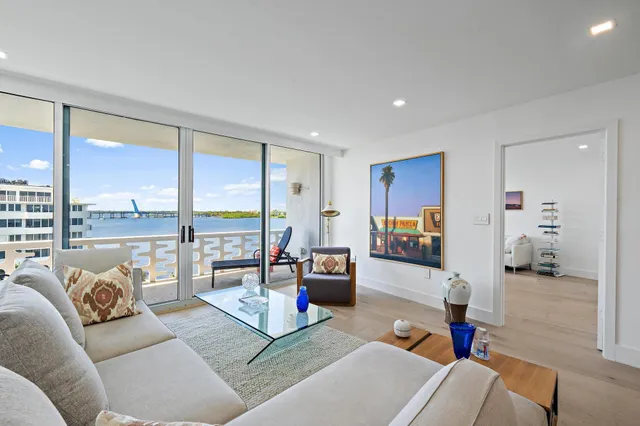 $1,250,000 | 2760 South Ocean Boulevard, Unit 508, Palm Beach, FL 33480