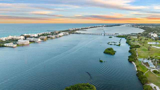 $1,250,000 | 2760 South Ocean Boulevard, Unit 508, Palm Beach, FL 33480