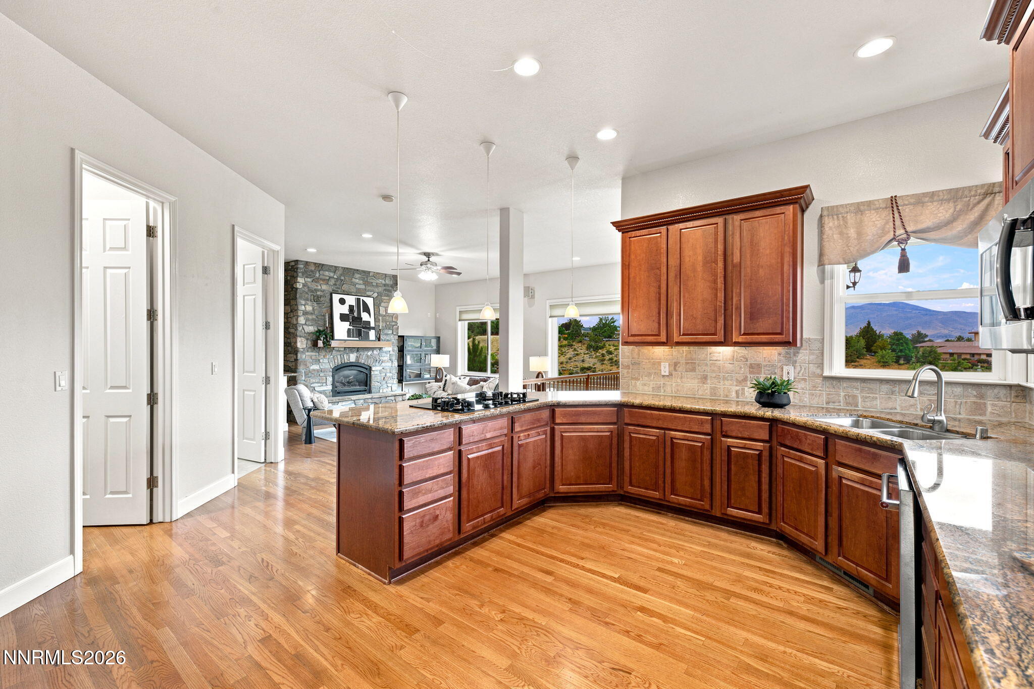 3385 Meridian Lane Reno, NV 89509 - Photo 13 of 67 18-web-or-mls-IMG_5327_66aa2b82