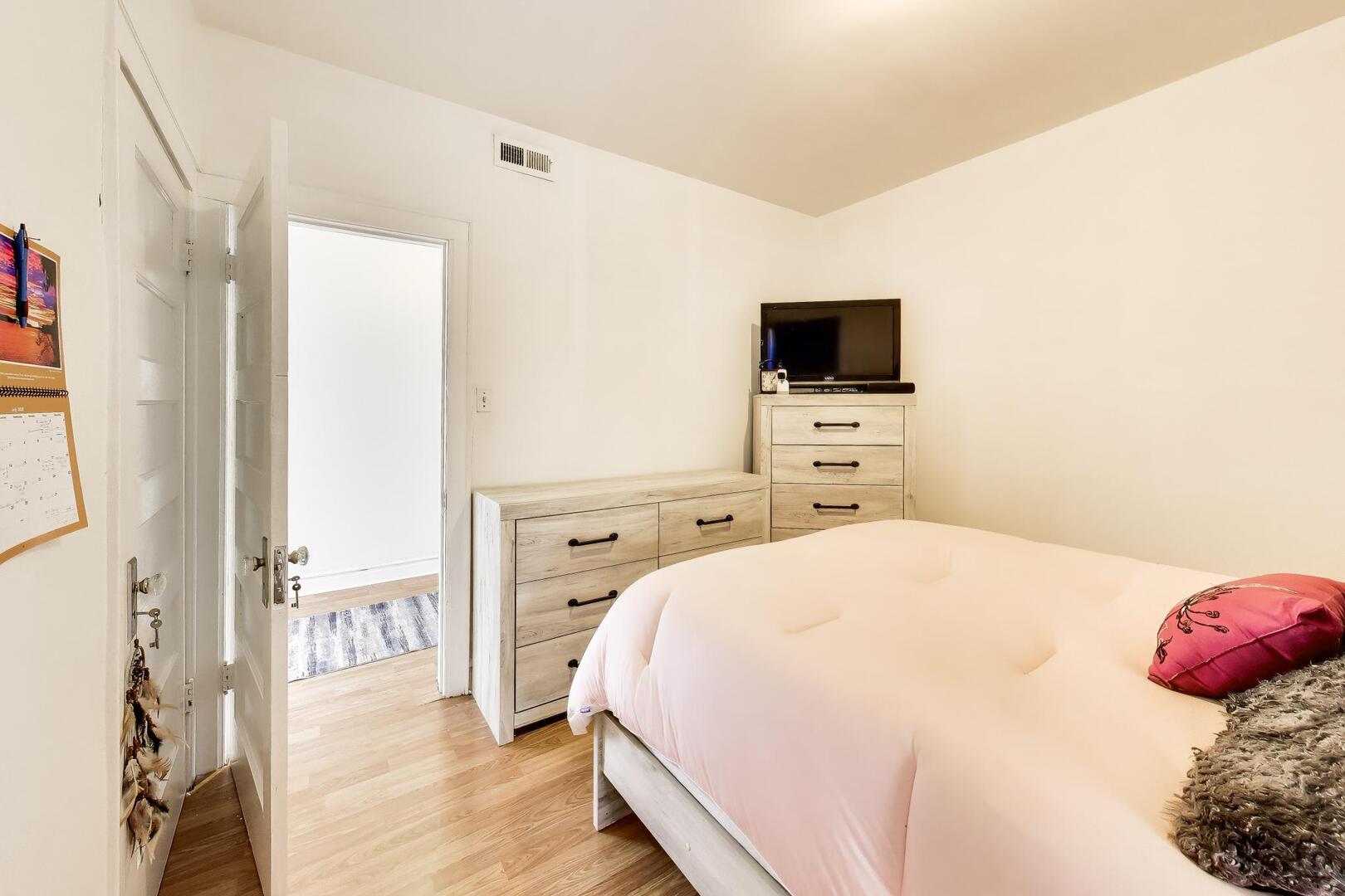 3435 North Harding Avenue, Unit 2 Chicago, IL 60618 - Photo 12 of 24