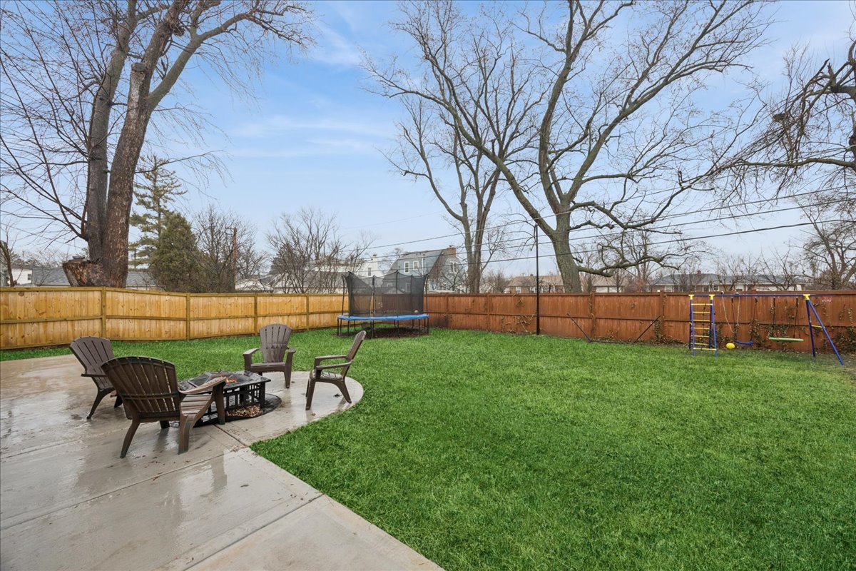 289 Oxford Road Des Plaines, IL 60016 - Photo 18 of 20