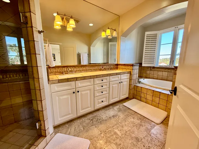 $8,000 | 212 Santa Barbara Street, Unit A, Santa Barbara, CA 93101