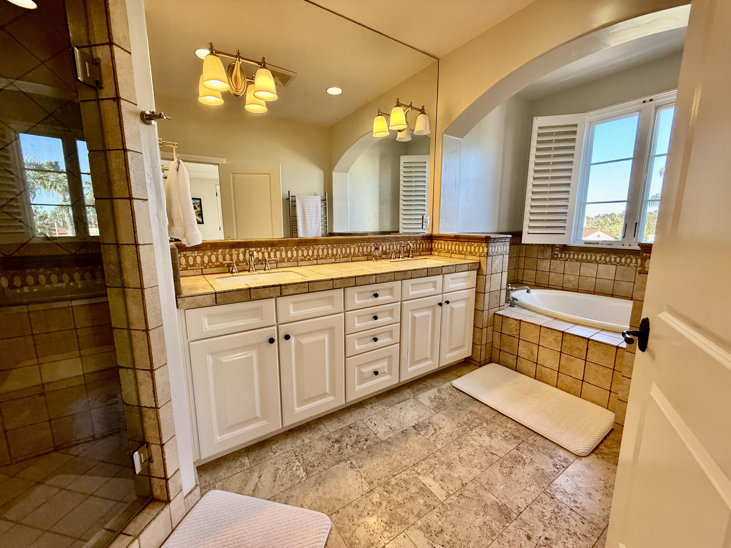 212 Santa Barbara Street, Unit A Santa Barbara, CA 93101 - Photo 18 of 29 IMG_2557