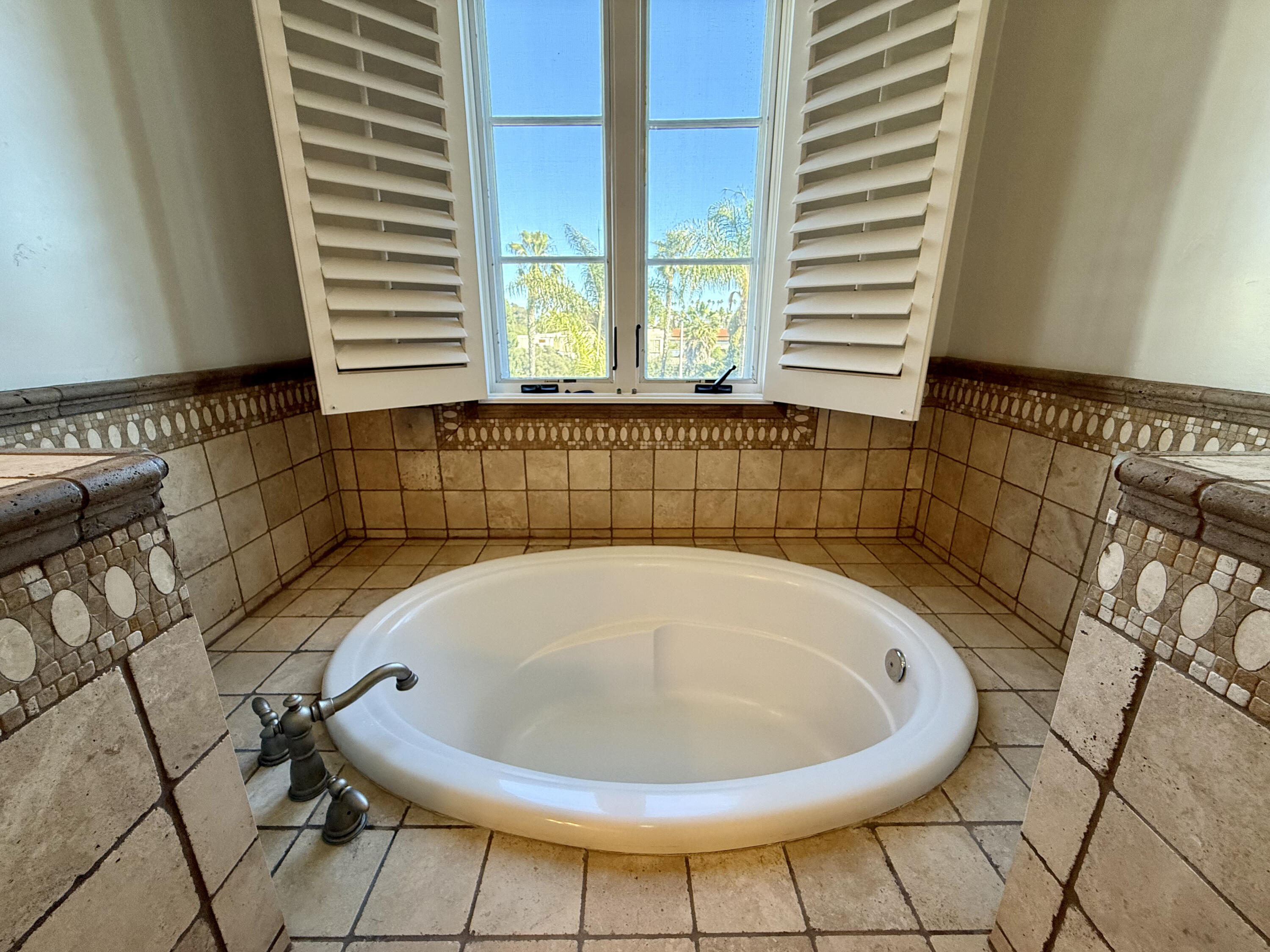 212 Santa Barbara Street, Unit A Santa Barbara, CA 93101 - Photo 19 of 29 IMG_2559