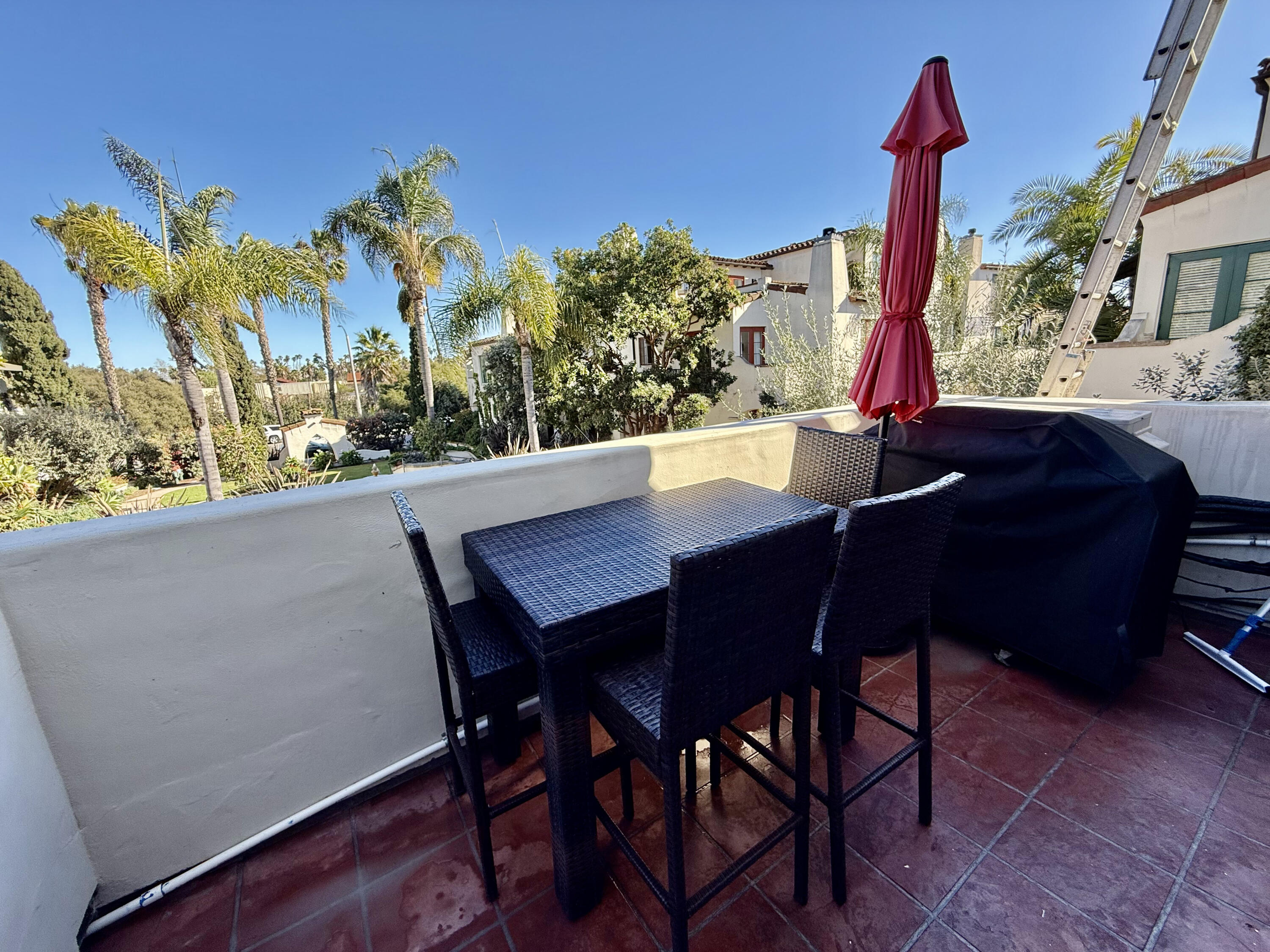 212 Santa Barbara Street, Unit A Santa Barbara, CA 93101 - Photo 5 of 29 IMG_2545