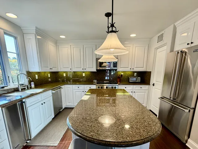 $8,000 | 212 Santa Barbara Street, Unit A, Santa Barbara, CA 93101