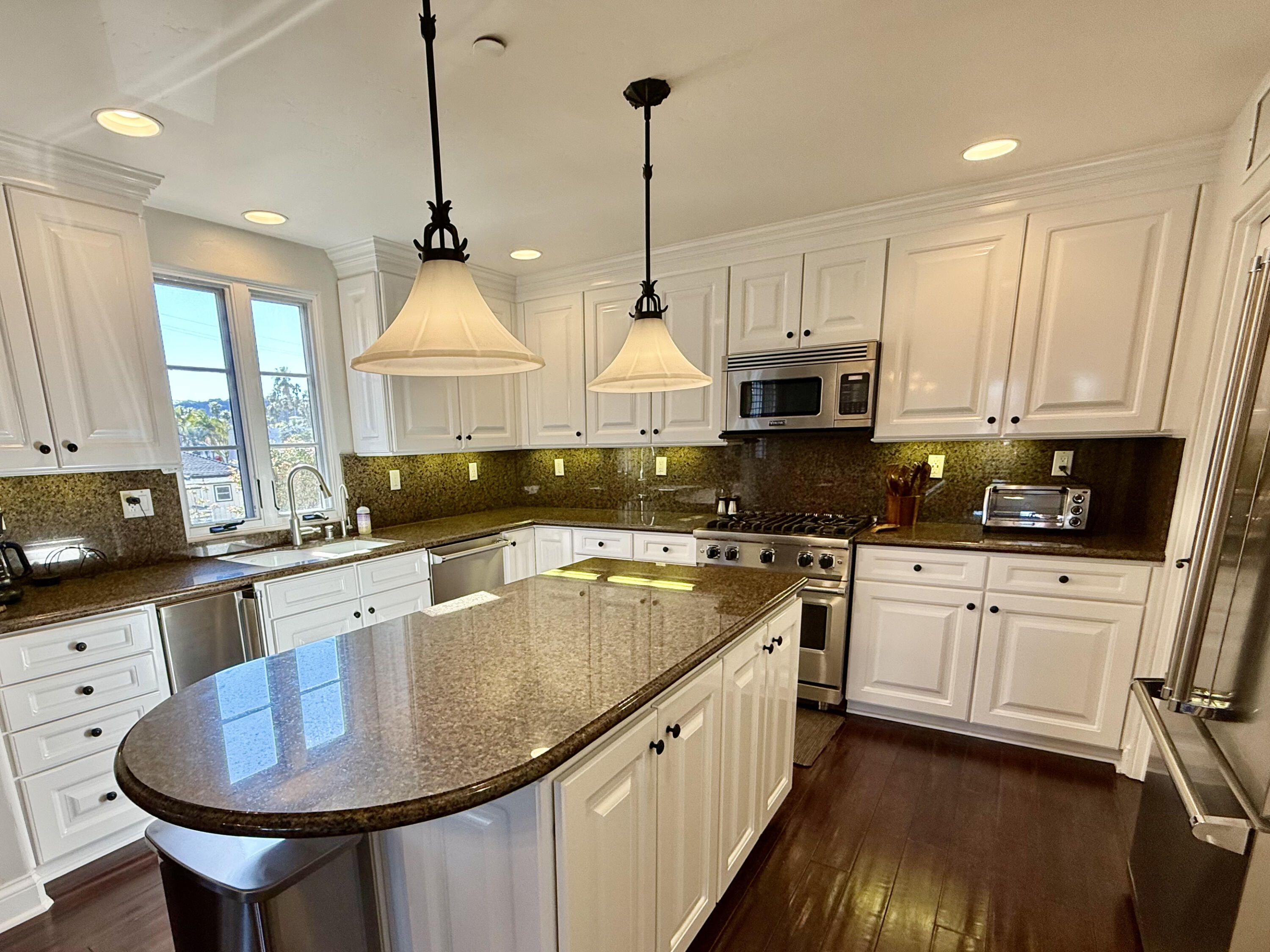 212 Santa Barbara Street, Unit A Santa Barbara, CA 93101 - Photo 10 of 29 IMG_2533