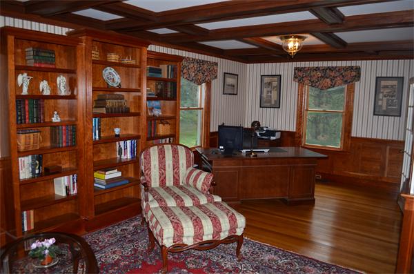 26 County Road Reading, MA 01867 - Photo 3 of 30 Gallery Image 3