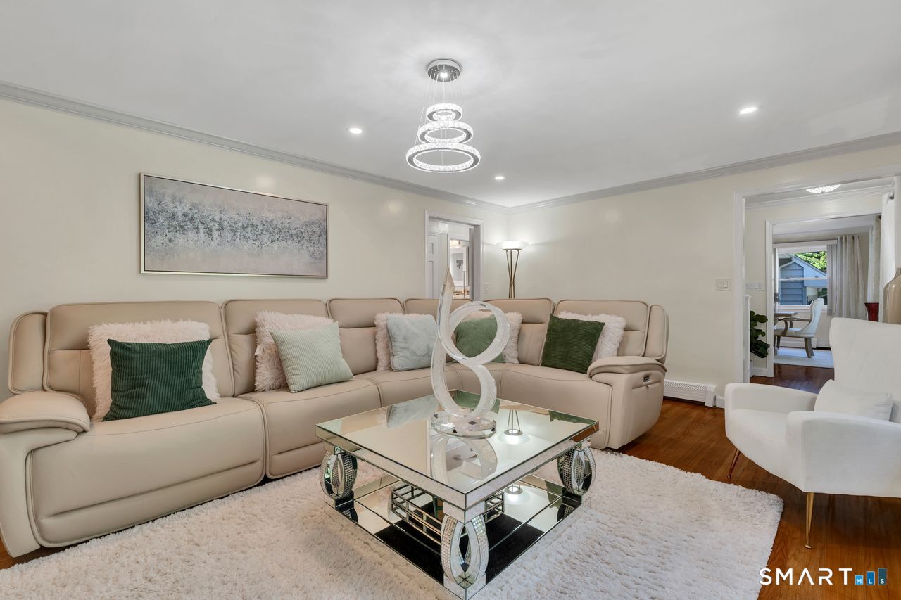 80 Prayer Spring Road Stratford, CT 06614 - Photo 4 of 40