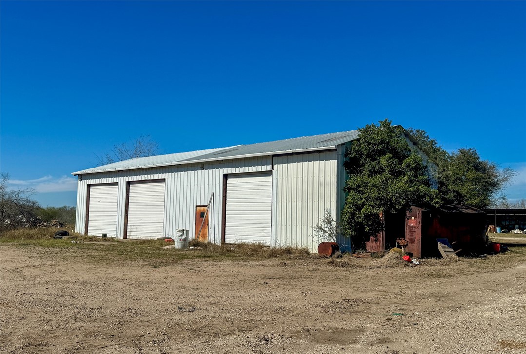 3712 Highway 59 George West, TX 78022 - Photo 12 of 14 a view of a house with a yard