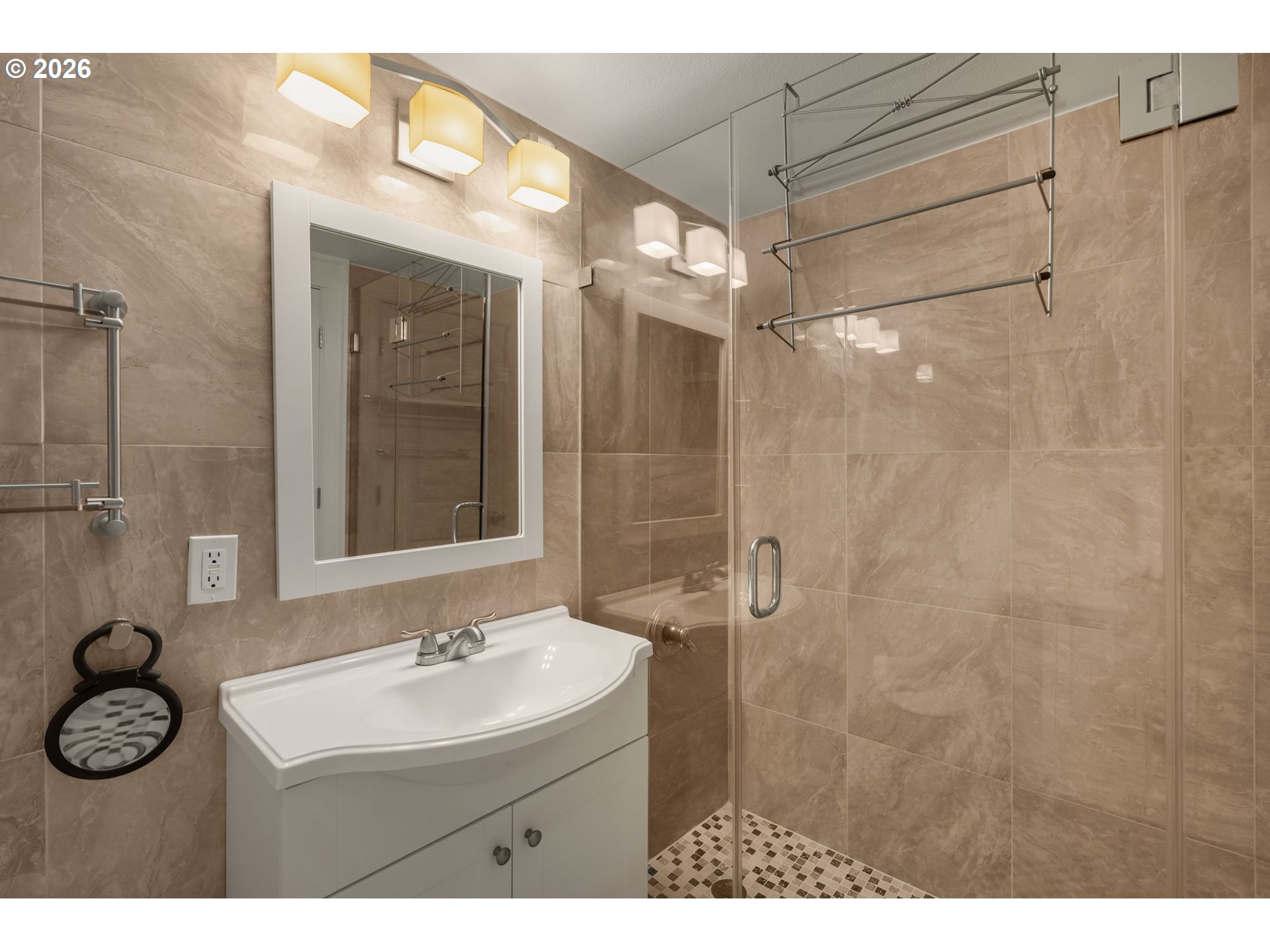 2076 Northwest Johnson Street, Unit 103 Portland, OR 97209 - Photo 10 of 14