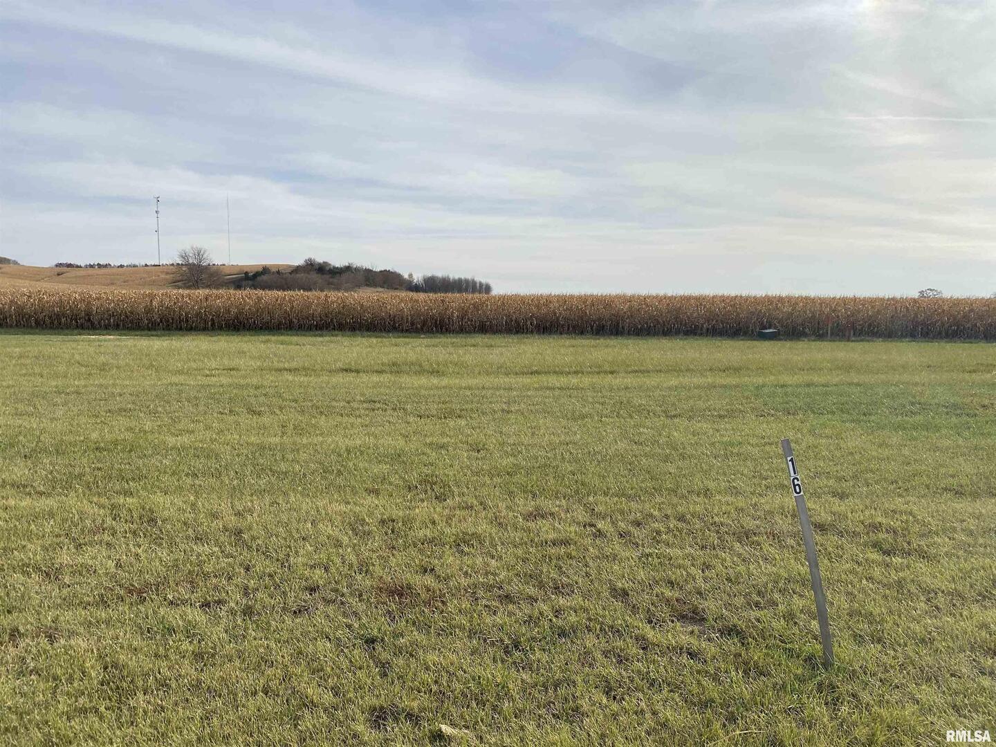 16 Marvin Lane Preston, IA 52069 - Photo 2 of 2 a view of an ocean
