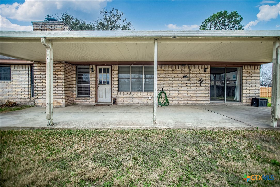 212 Buckingham Street Victoria, TX 77904 - Photo 3 of 33