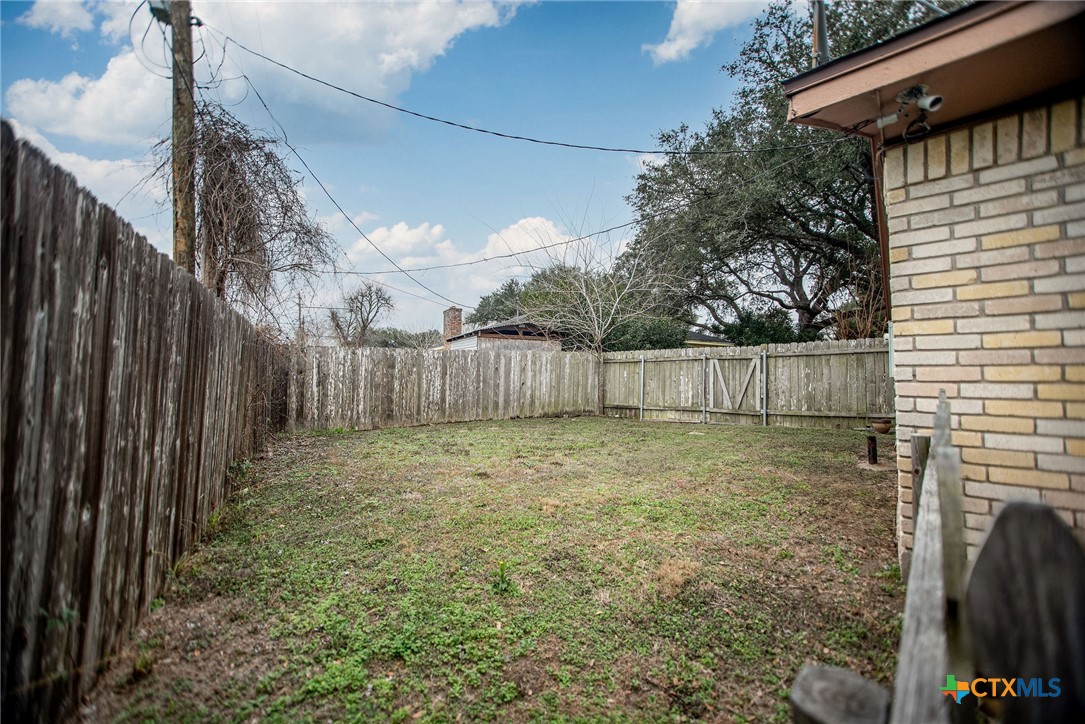 212 Buckingham Street Victoria, TX 77904 - Photo 32 of 33