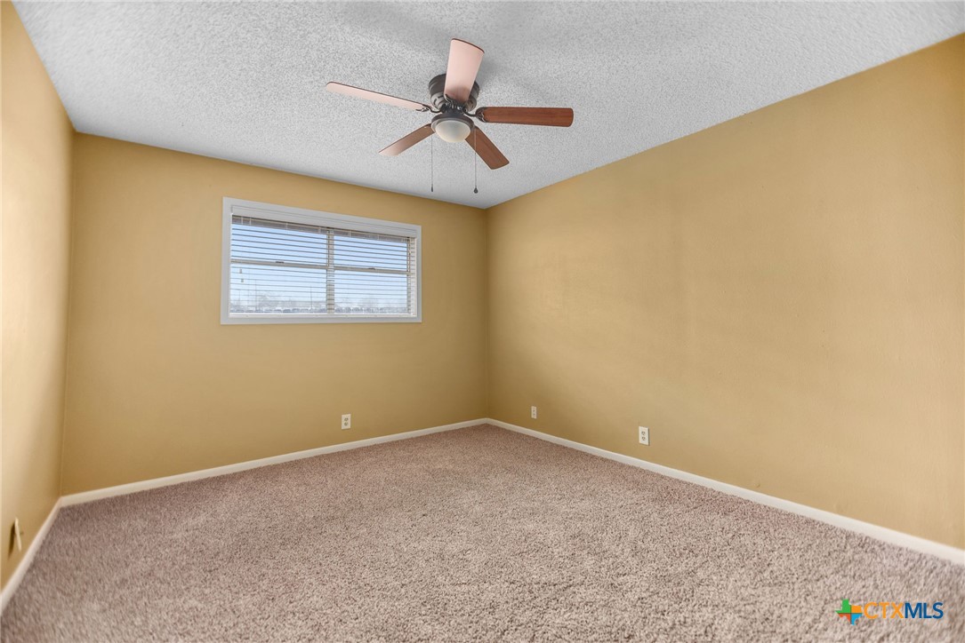 212 Buckingham Street Victoria, TX 77904 - Photo 7 of 33