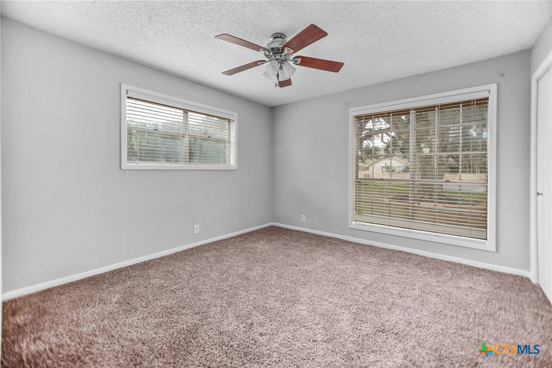 212 Buckingham Street Victoria, TX 77904 - Photo 9 of 33