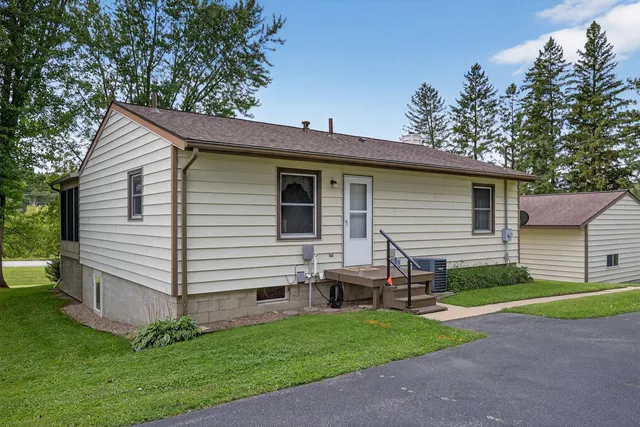 $485,000 | 1289 White Bridge Road Northwest, Oronoco, MN 55960