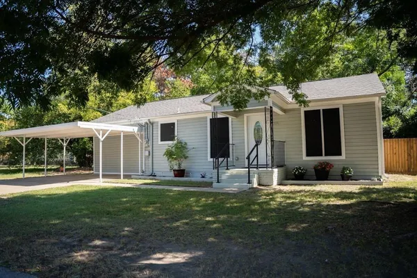 $189,900 | 204 Robbins Street, Quitman, TX 75783