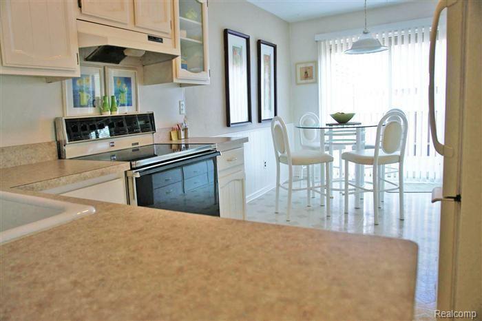 11703 Sycamore Road, Unit 4 Plymouth, MI 48170 - Photo 7 of 14 kitchen_700