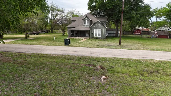 $265,000 | 517 Giddings Street, Lexington, TX 78947