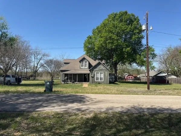 $265,000 | 517 Giddings Street, Lexington, TX 78947