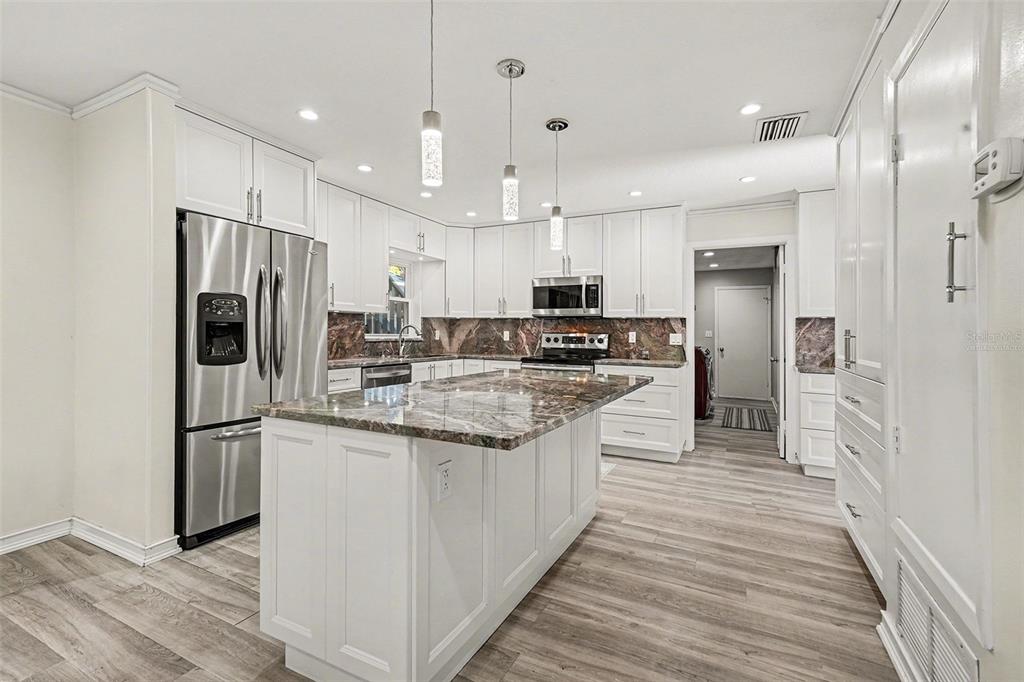 1402 Provincetown Circle Lutz, FL 33549 - Photo 4 of 28