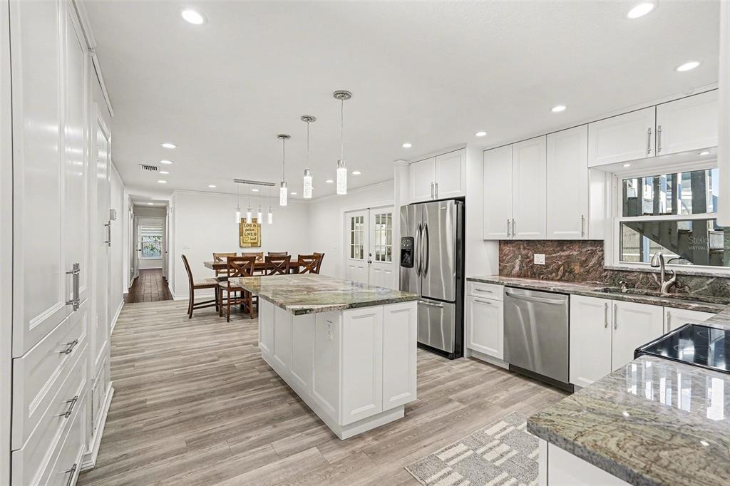 1402 Provincetown Circle Lutz, FL 33549 - Photo 5 of 28