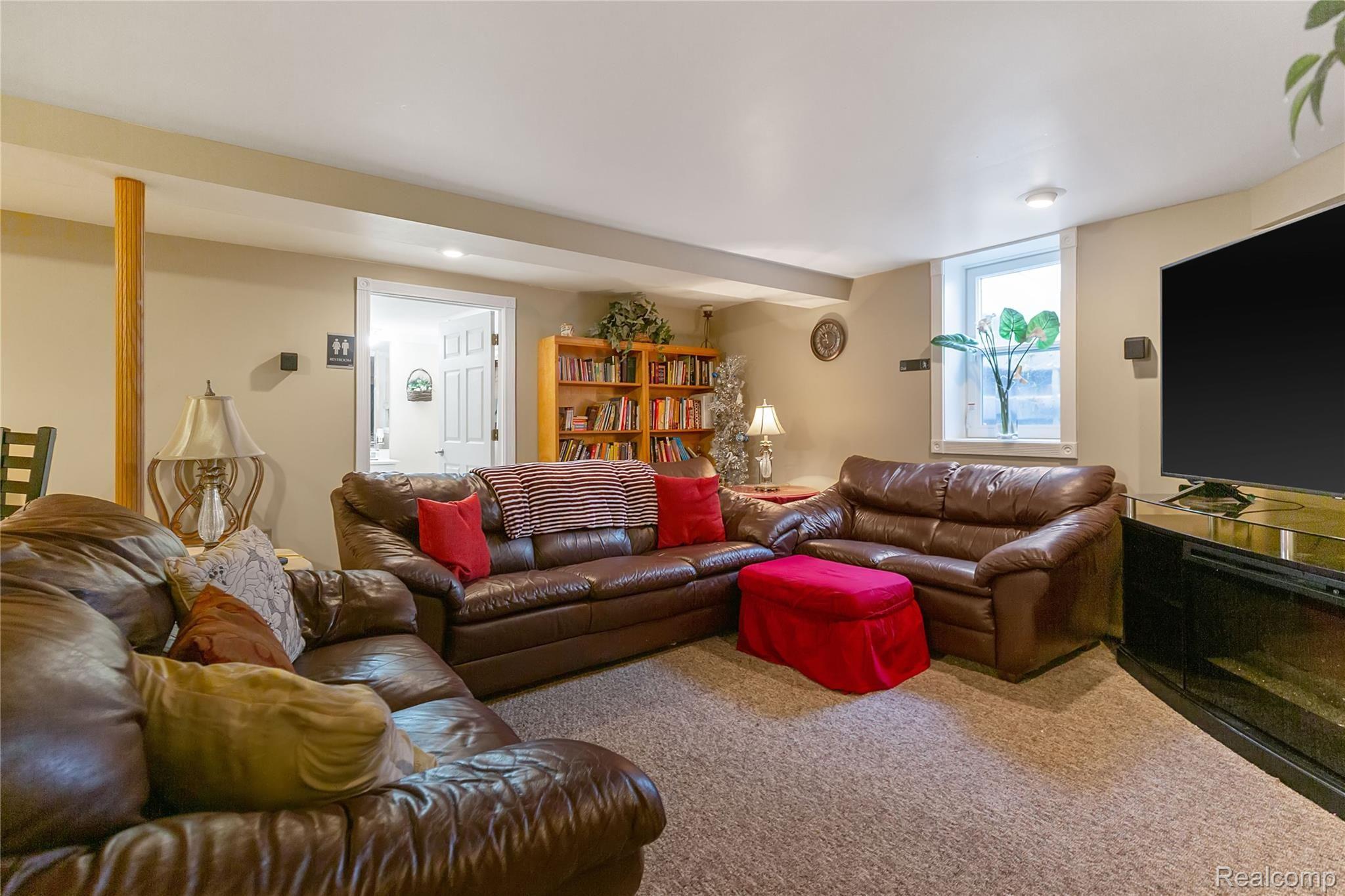 3657 Riverside Drive Canton, MI 48188 - Photo 42 of 50 IMG_2906.jpg