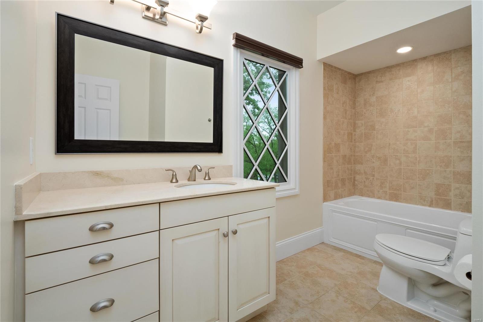 111 South Spoede Road Creve Coeur, MO 63141 - Photo 30 of 59