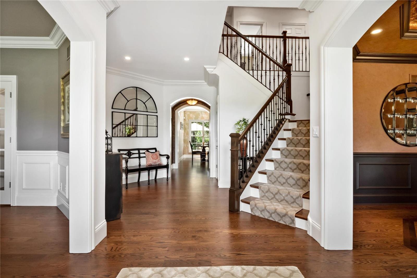 111 South Spoede Road Creve Coeur, MO 63141 - Photo 4 of 59