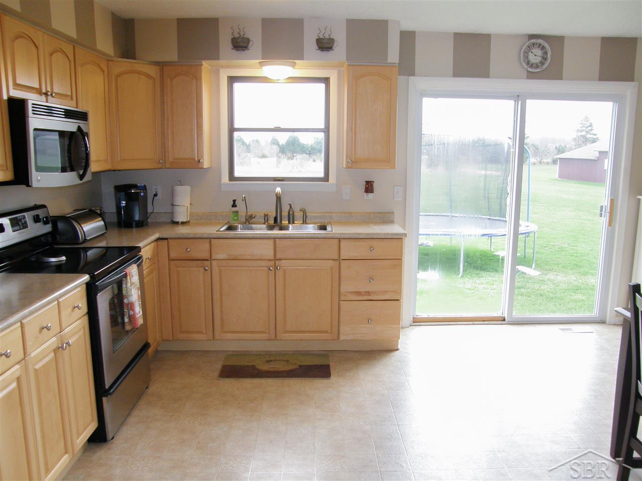 12101 Carpenter Road Flushing, MI 48433 - Photo 10 of 18 31316950-9.JPG
