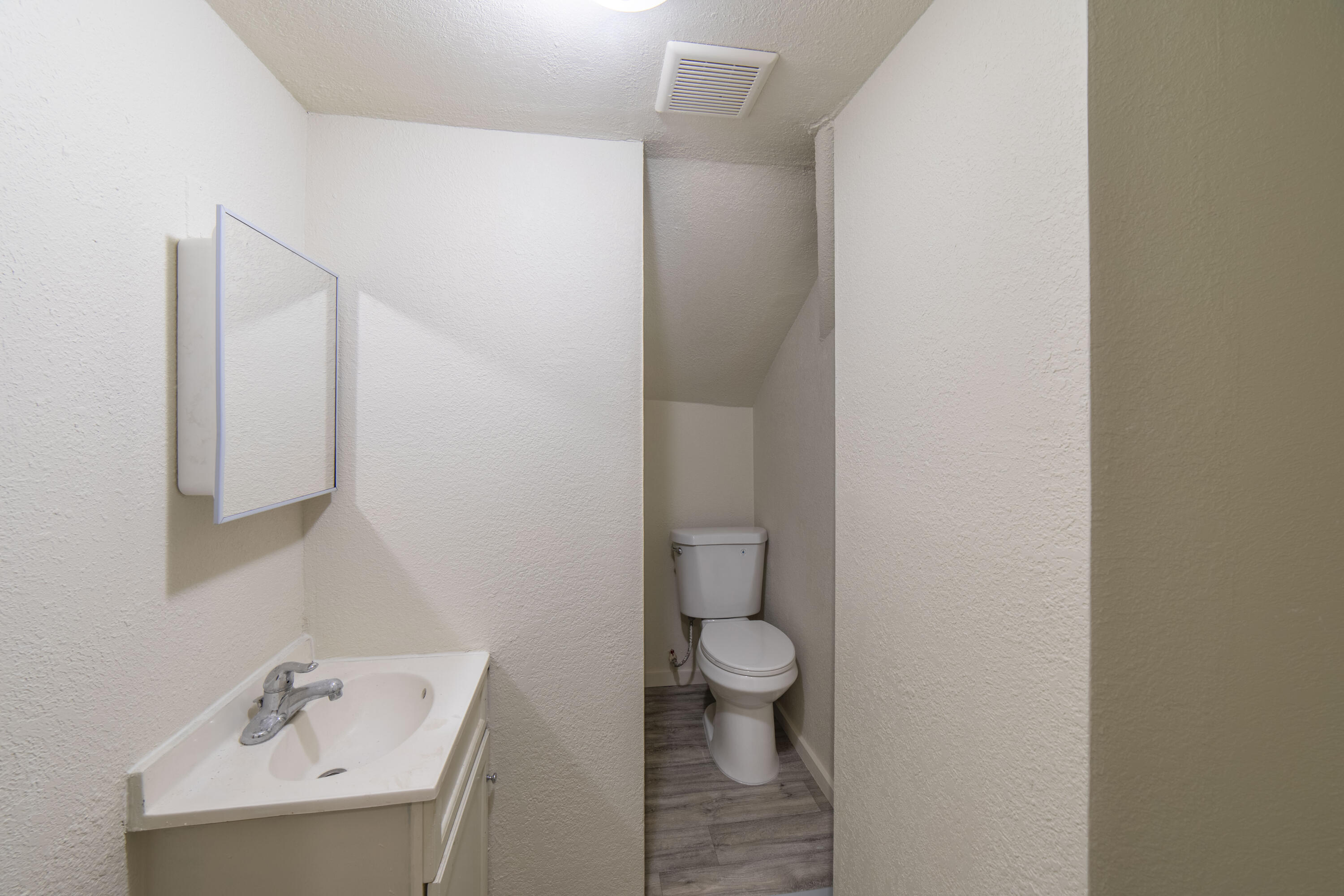 2222 North 51st Street Milwaukee, WI 53208 - Photo 20 of 26 Upper Bathroom