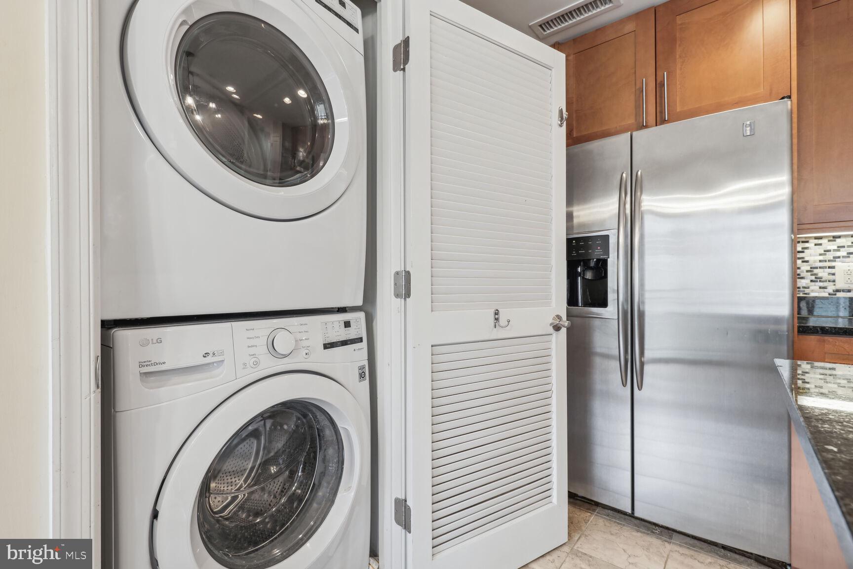 11990 Market Street, Unit 506 Reston, VA 20190 - Photo 16 of 39 Washer/Dryer