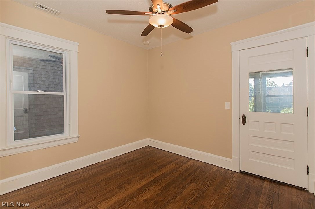 3170 Coleridge Road Cleveland, OH 44118 - Photo 17 of 29