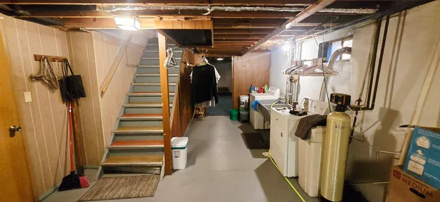 a view of utility room