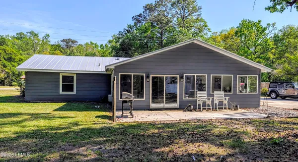 $2,600 | 46 Mroz Road, Beaufort, SC 29906