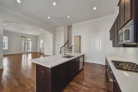 $499,000 | 2058 Fannin Station North, Houston, TX 77045