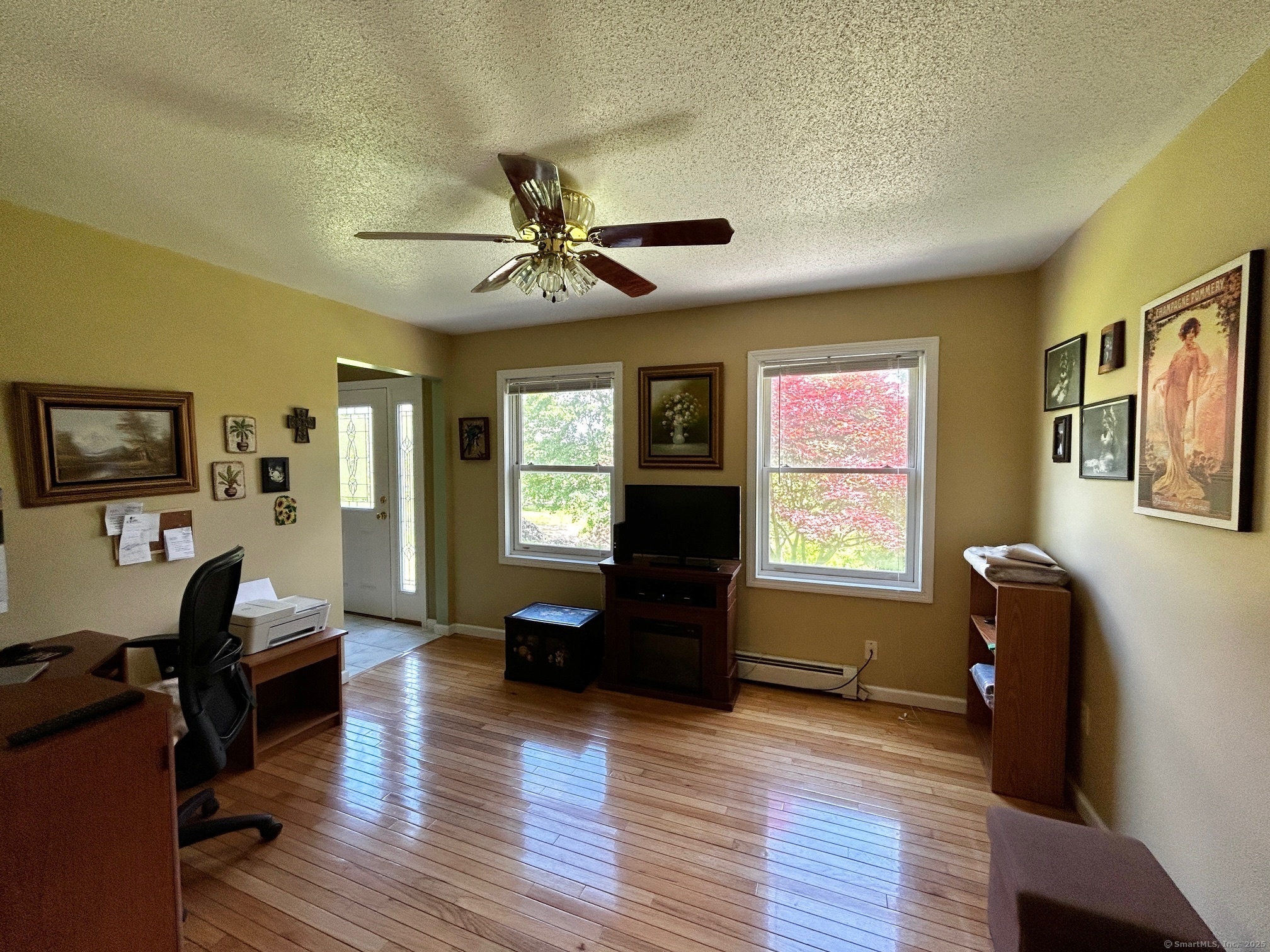 397 Walnut Hill Road Thomaston, CT 06787 - Photo 16 of 36 Office / Dining Room