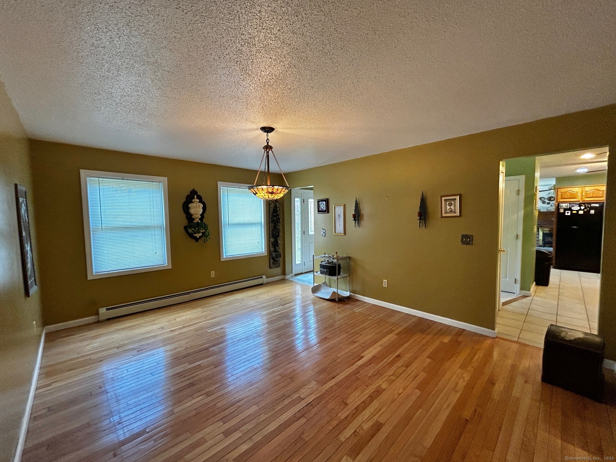 397 Walnut Hill Road Thomaston, CT 06787 - Photo 20 of 36 Living Room